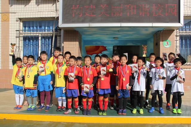 巴媒：加布里埃尔、马丁内利、马尔基尼奥斯今日与巴西队会合